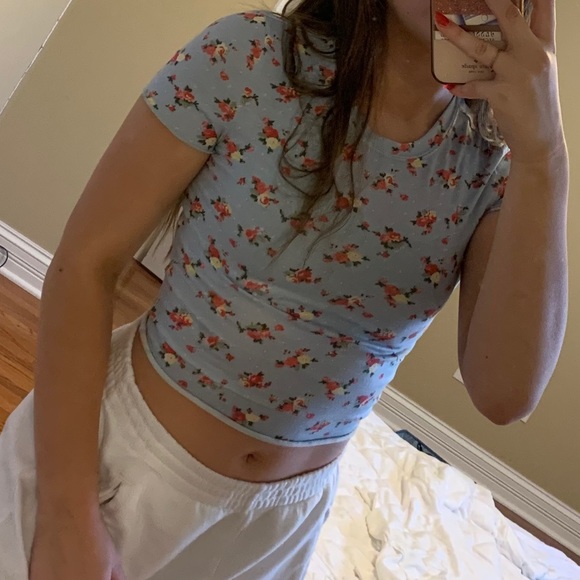 Forever 21 Tops - Baby Blue Floral Crop Top ($3 if bundle!!)